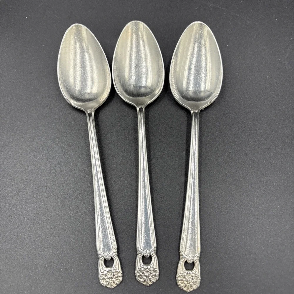 3 ROGERS INTERNATIONAL ETERNALLY YOURS SILVERPLATE OVAL SOUP SPOONS 7-1/4